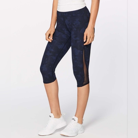 Lululemon Train Times Crop (17") Size 2 Camouflaged Midnight Navy Black / Black - Picture 3 of 16